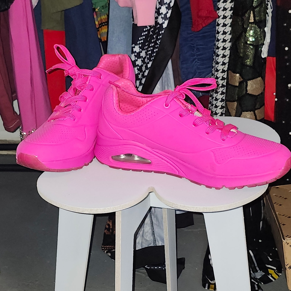 Skechers Pink Athletic Shoes with Thick Sole and Breathable Material
